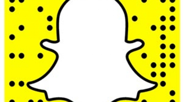 While I Watch My Father Die: Photography Exhibition on Snapchat Explores Memory, Emotional Vanishing